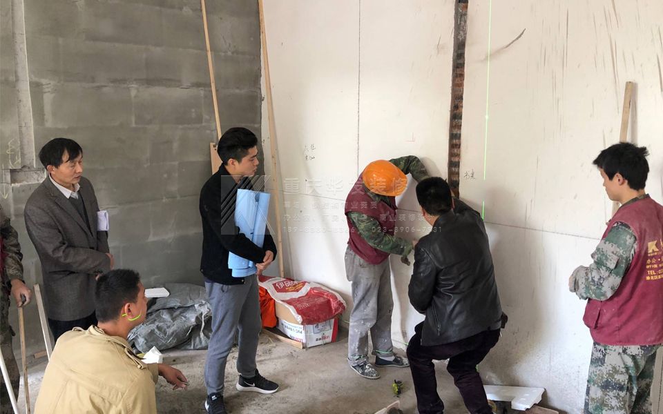 華發(fā)裝修到岳池酒店裝修施工現(xiàn)場(chǎng)指導(dǎo)放線工程