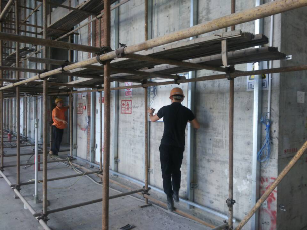 朗天通訊，室內(nèi)裝修工程，墻面處理